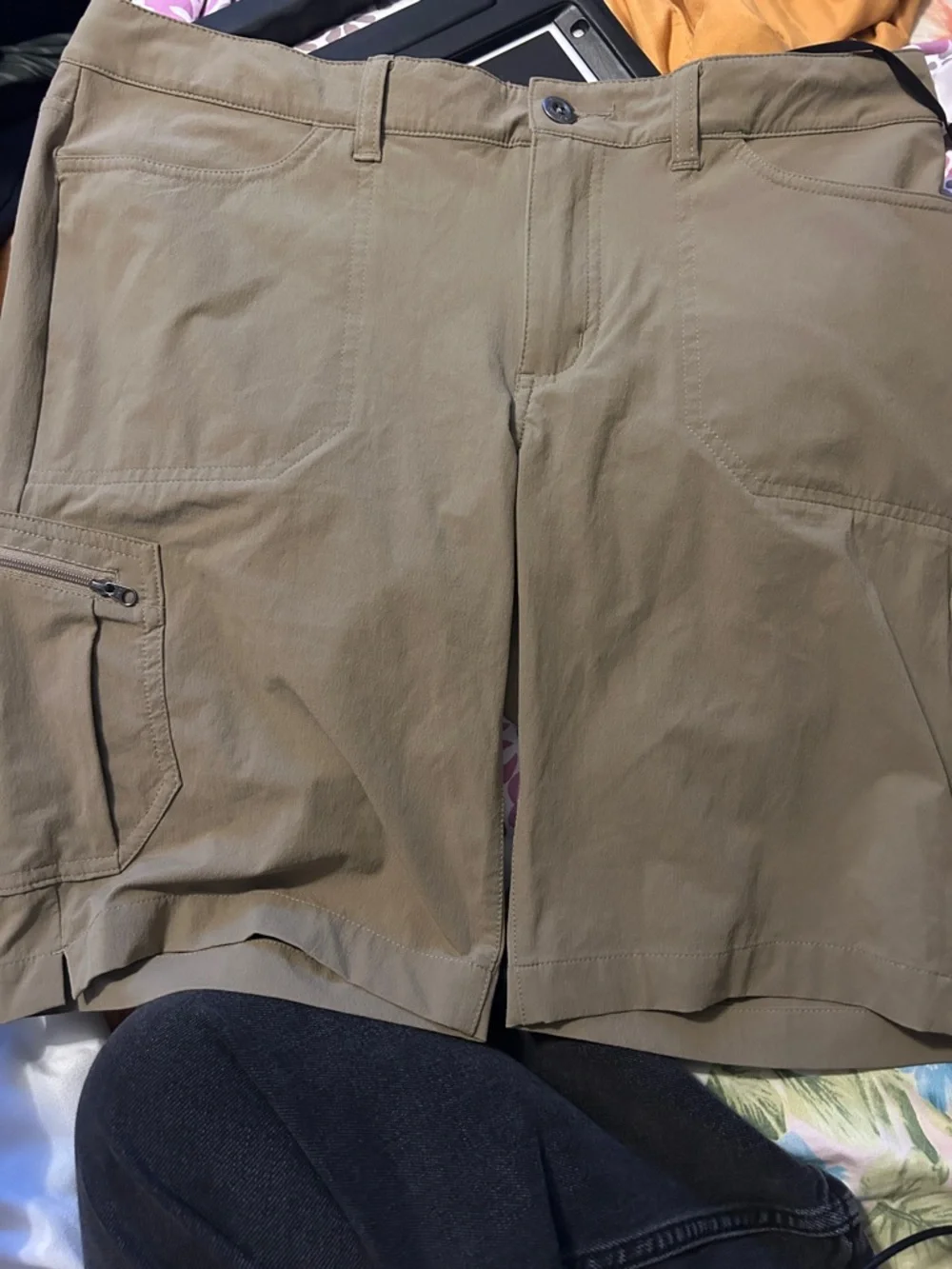 Patagonia Olive Tan Cargo Shorts for women size 10 almost new - Picture 1 of 7